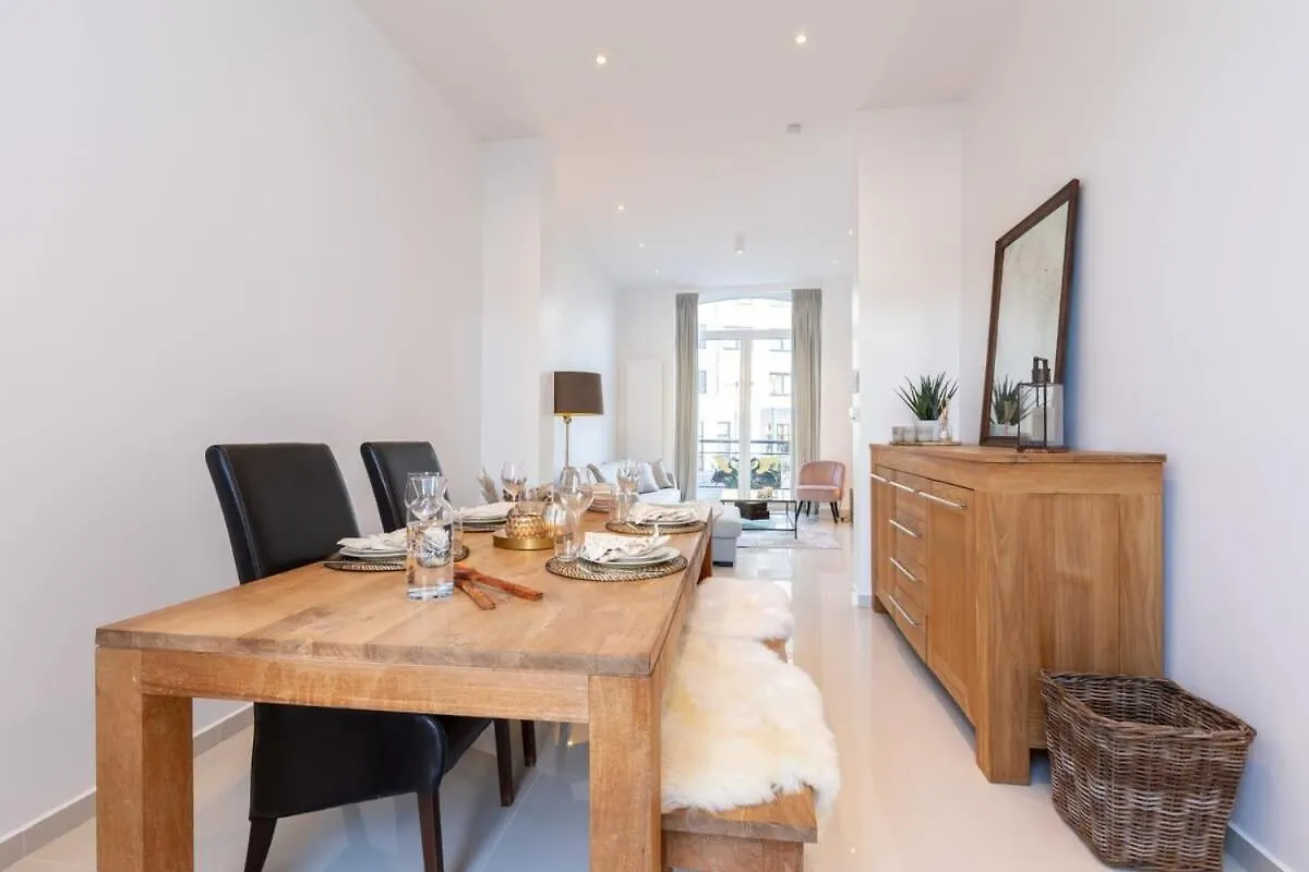 Huswell - Stylish Duplex Apartment In Town House Ostend
