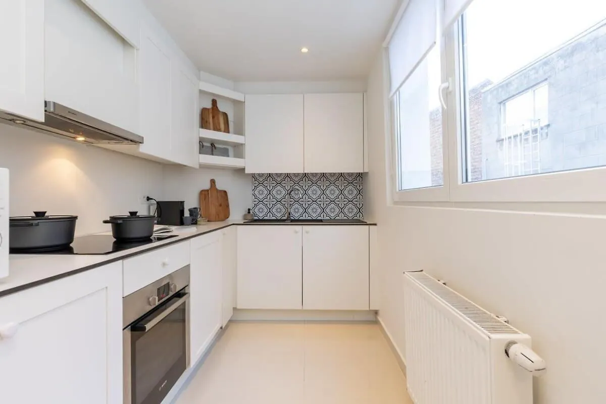 Huswell - Stylish Duplex Apartment In Town House Ostend
