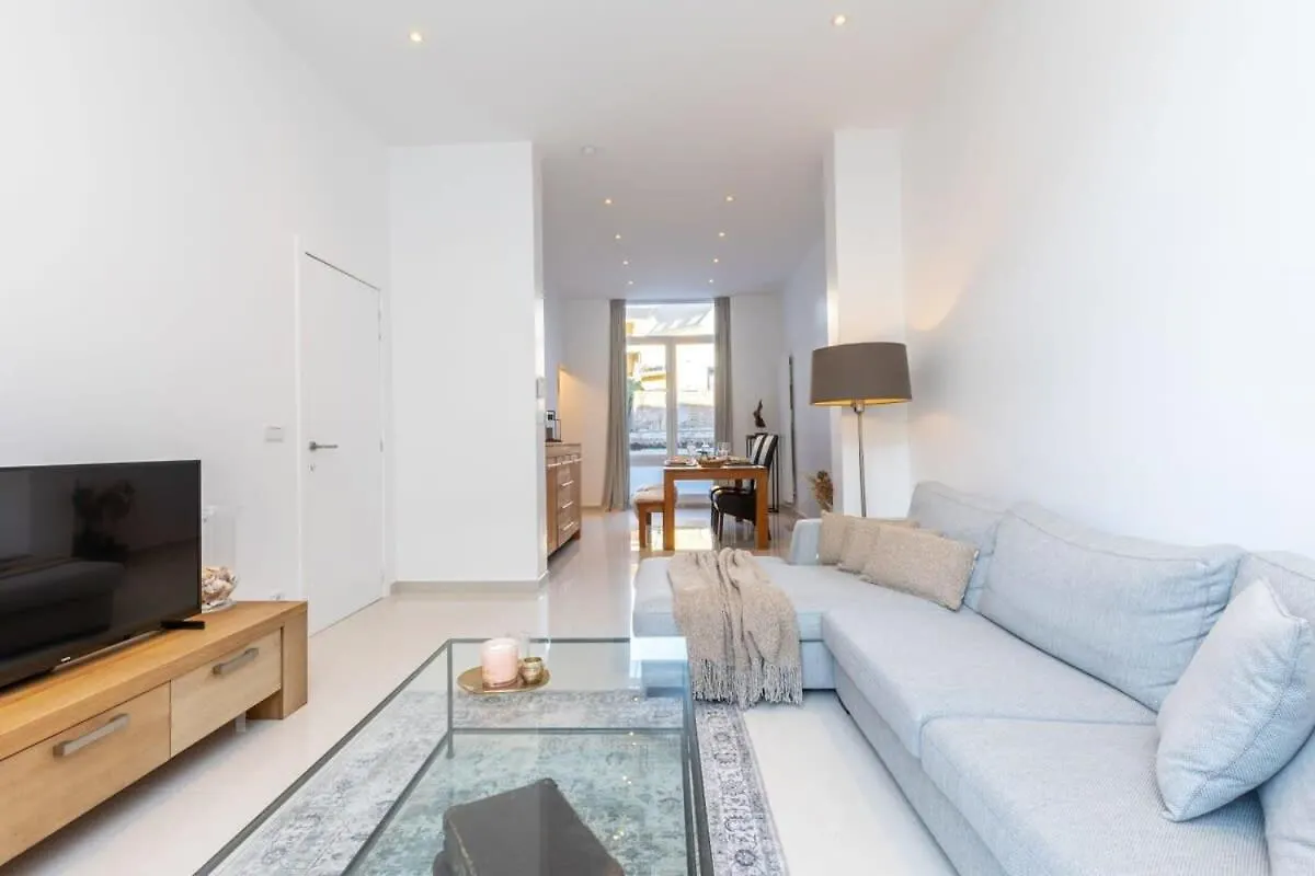 Huswell - Stylish Duplex Apartment In Town House Ostend 0*,