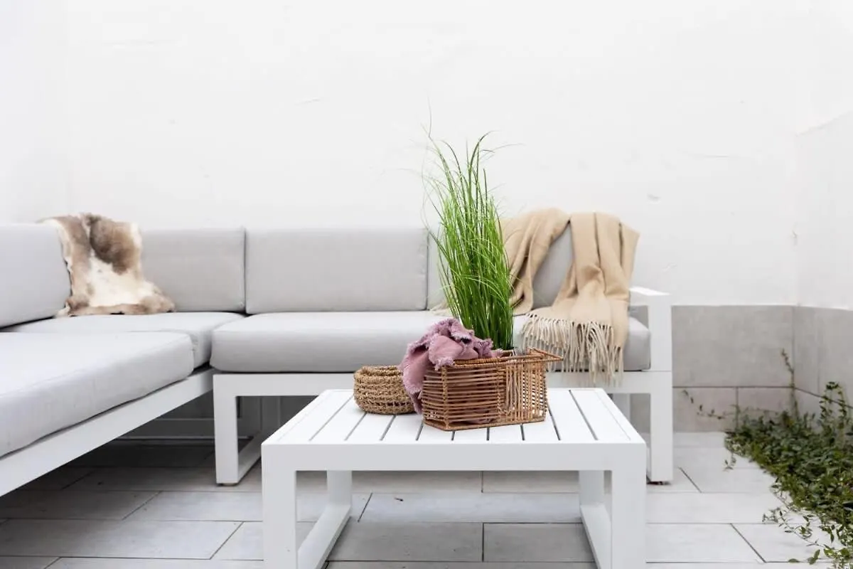 Huswell - Stylish Duplex Apartment In Town House Ostend