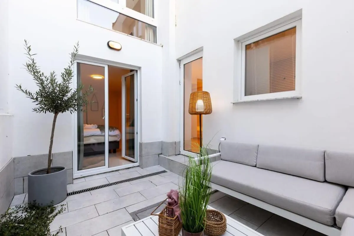 Huswell - Stylish Duplex Apartment In Town House Ostend