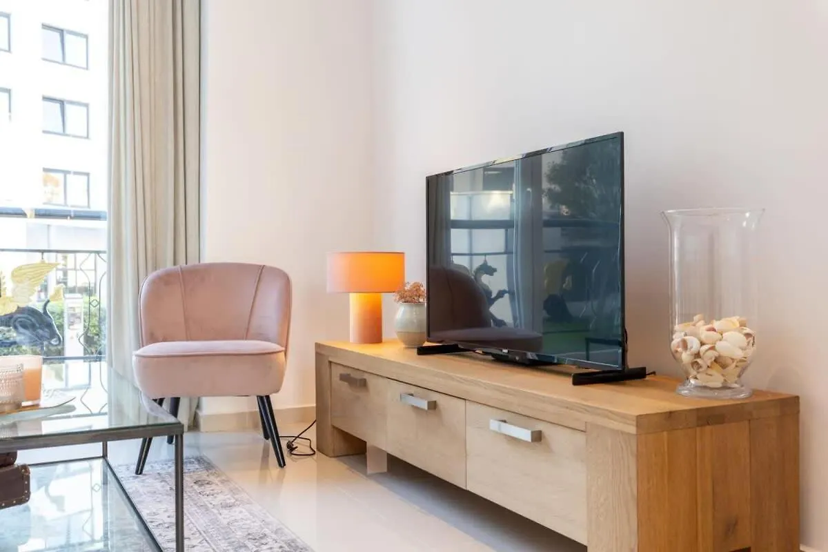 Huswell - Stylish Duplex Apartment In Town House Ostend