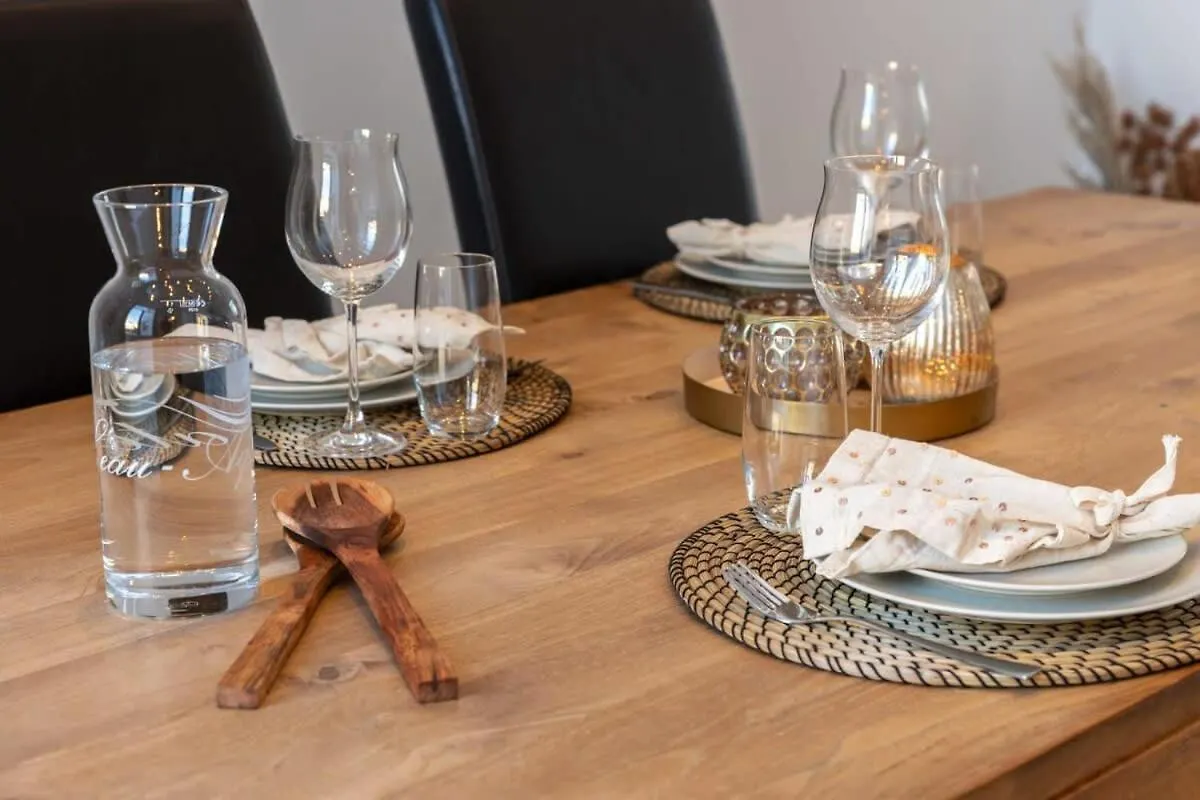 Huswell - Stylish Duplex Apartment In Town House Ostend