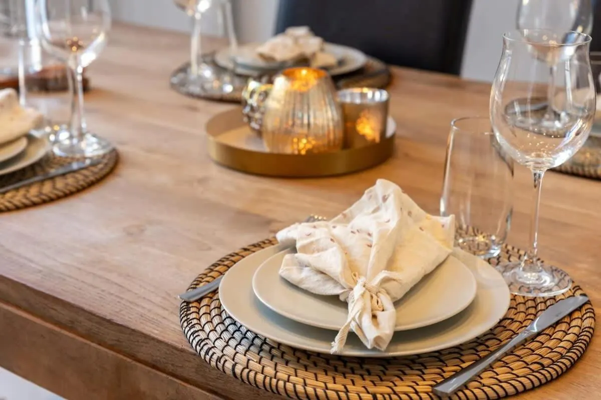 Huswell - Stylish Duplex Apartment In Town House Ostend